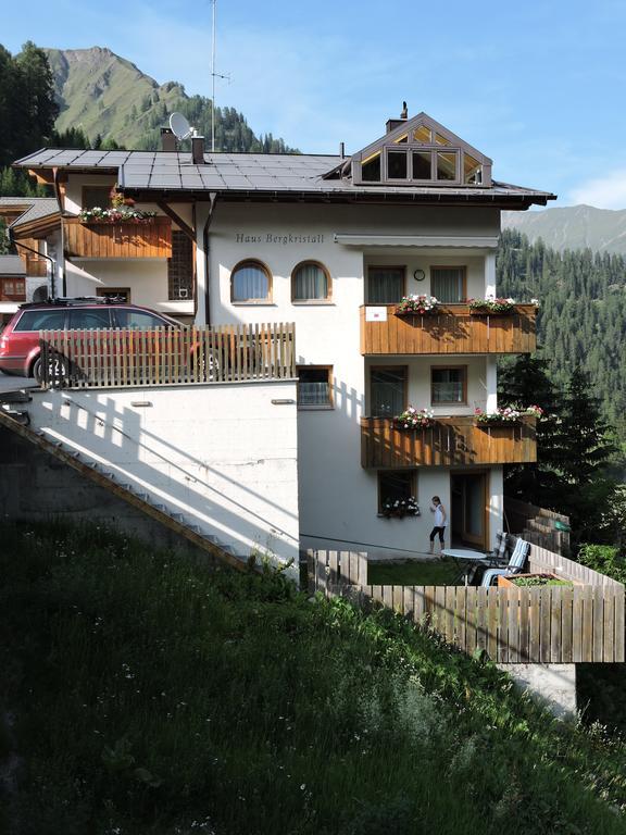 Haus Bergkristall Самнаун Екстериор снимка