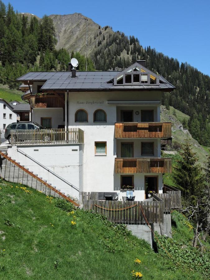 Haus Bergkristall Самнаун Екстериор снимка